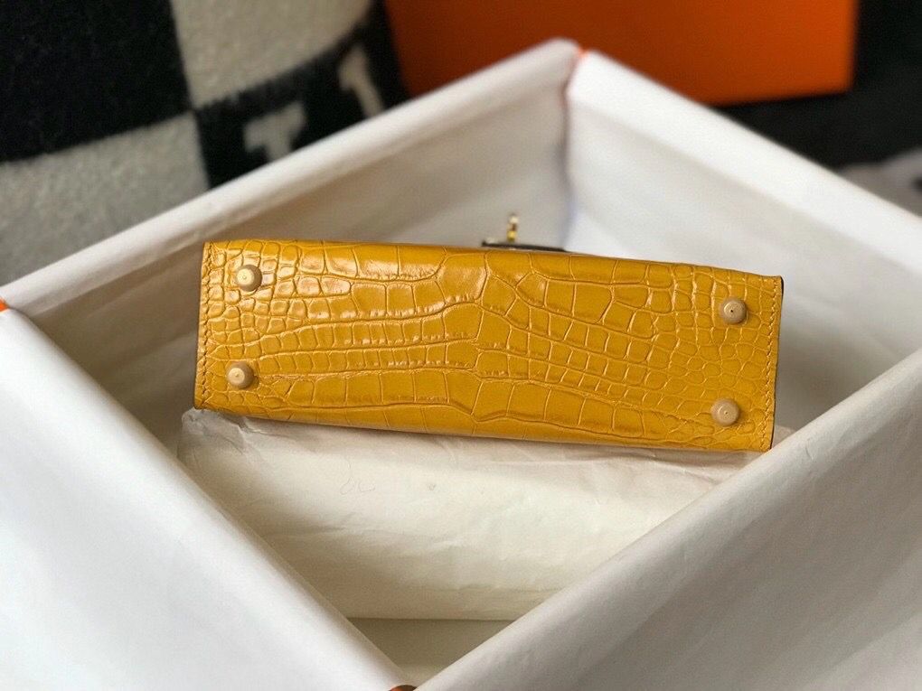Hermes Kelly Mini II Bag In Yellow Embossed Crocodile Leather - Image 8