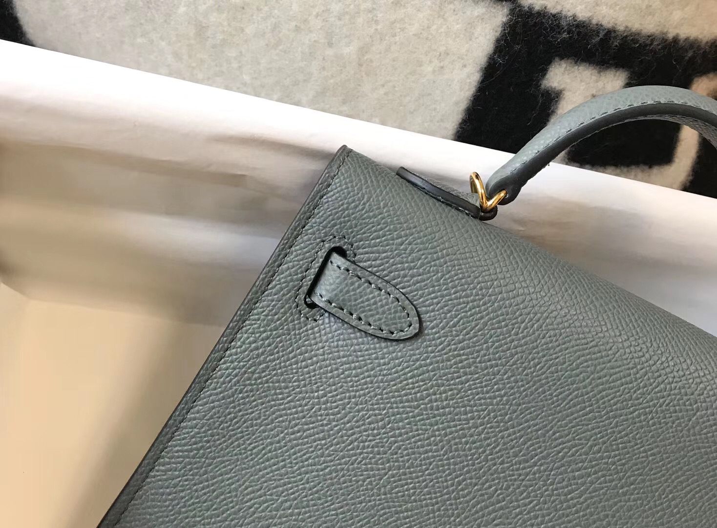 Hermes Kelly Mini II Bag In Vert Amande Epsom Leather GHW - Image 4