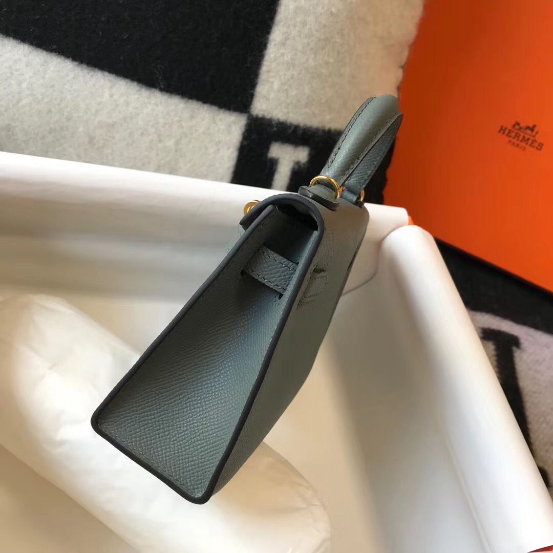 Hermes Kelly Mini II Bag In Vert Amande Epsom Leather GHW - Image 6