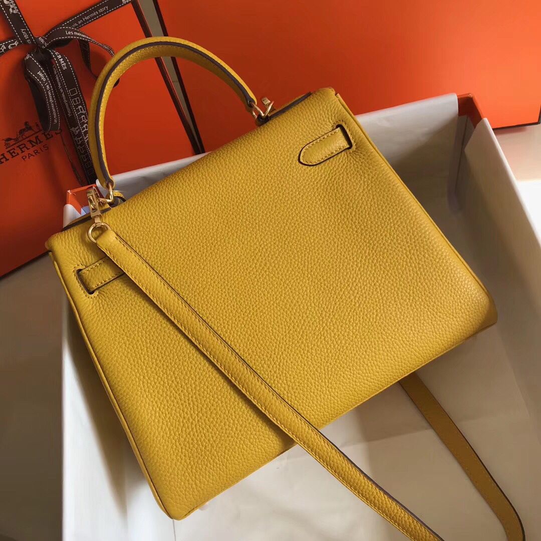 Hermes Kelly 28cm Bag In Yellow Clemence Leather GHW - Image 3