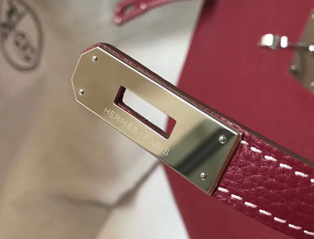 Hermes Kelly 32cm Bag In Bordeaux Clemence Leather PHW - Image 8