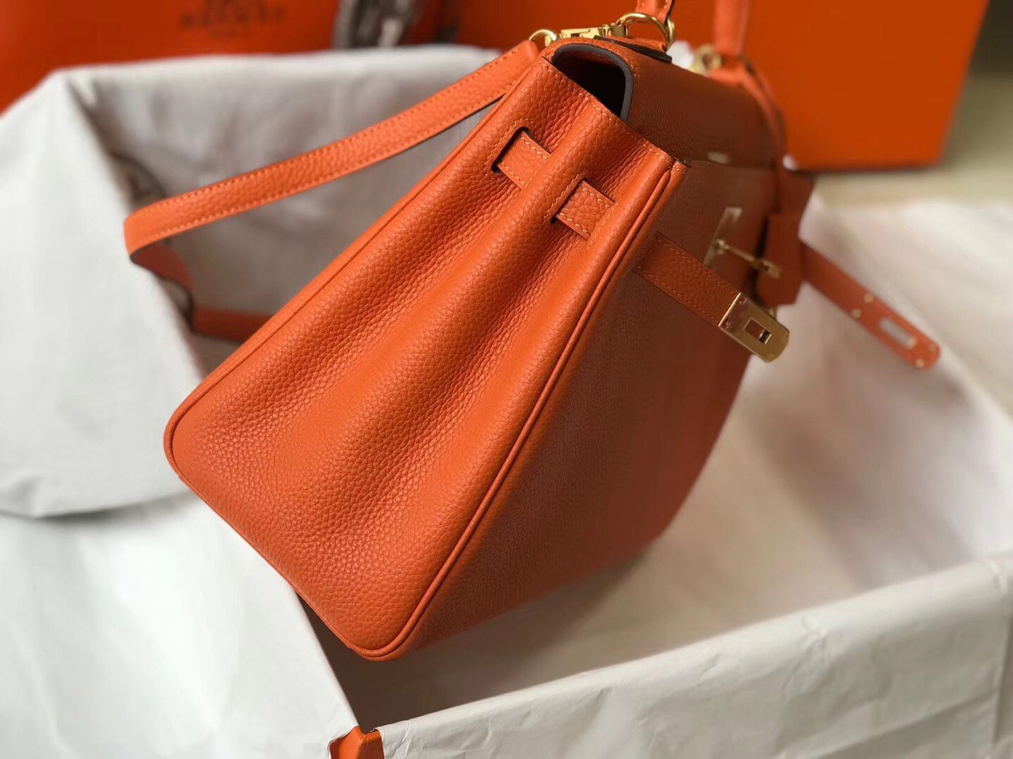 Hermes Kelly 32cm Bag In Orange Clemence Leather GHW - Image 4