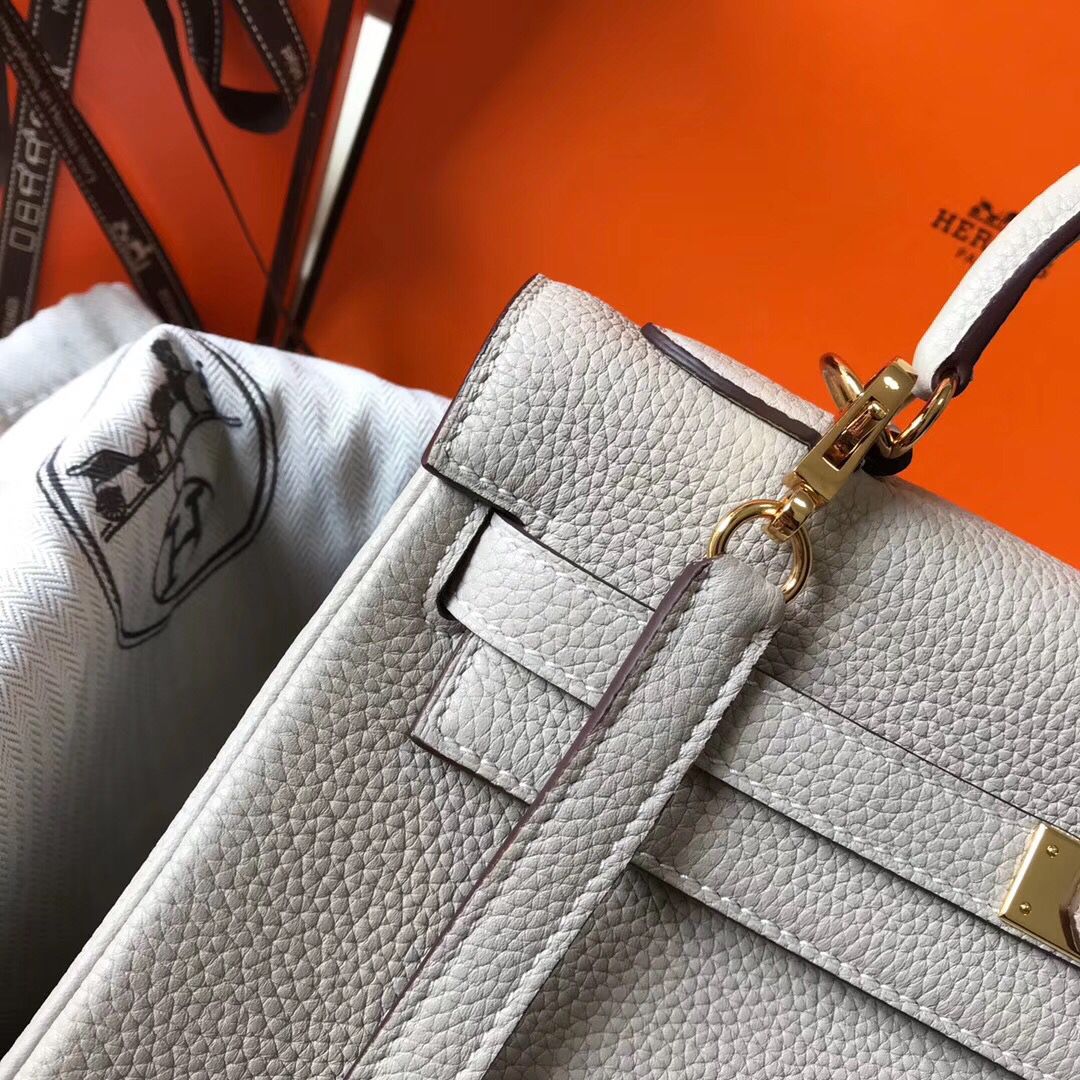 Hermes Kelly 32cm Bag In Pearl Grey Clemence Leather GHW - Image 7