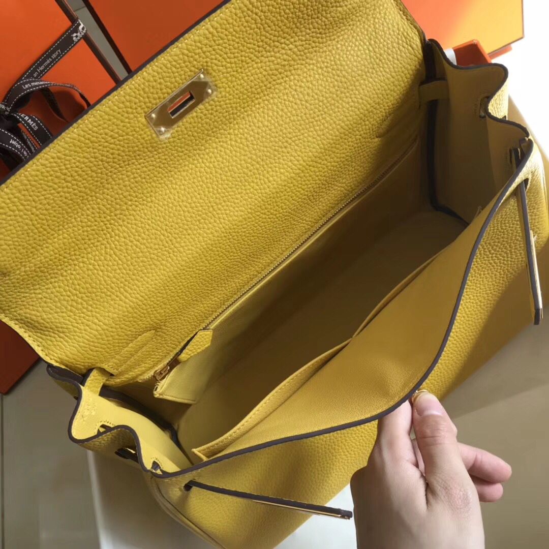 Hermes Kelly 32cm Bag In Yellow Clemence Leather GHW - Image 9