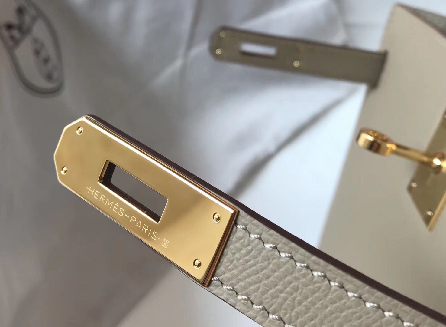 Hermes Kelly 32cm Bag In Gris Tourterelle Epsom Leather GHW - Image 7