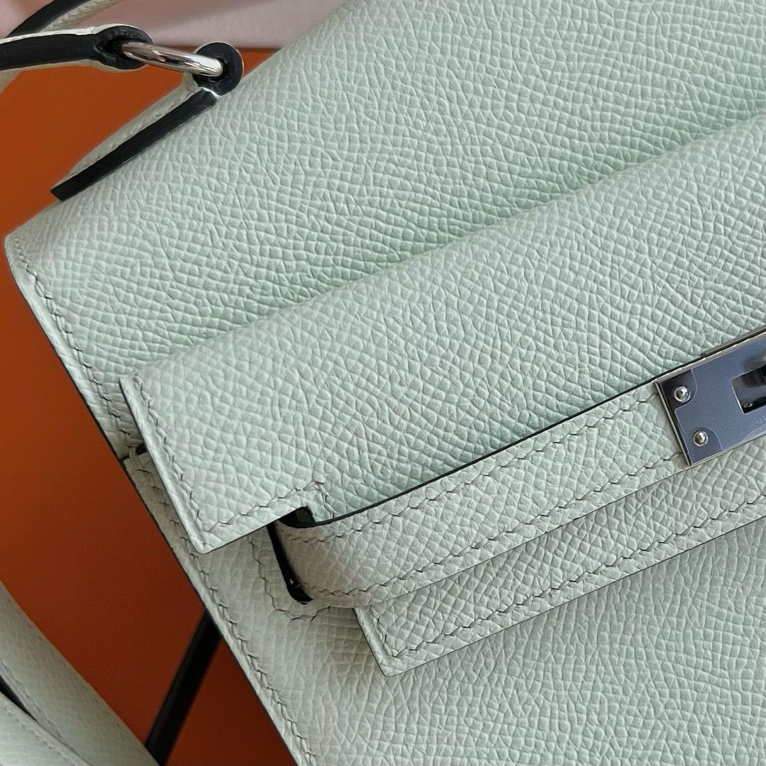 Hermes Kelly En Desordre 20 Handmade Bag in Vert Fizz Epsom Calfskin - Image 4