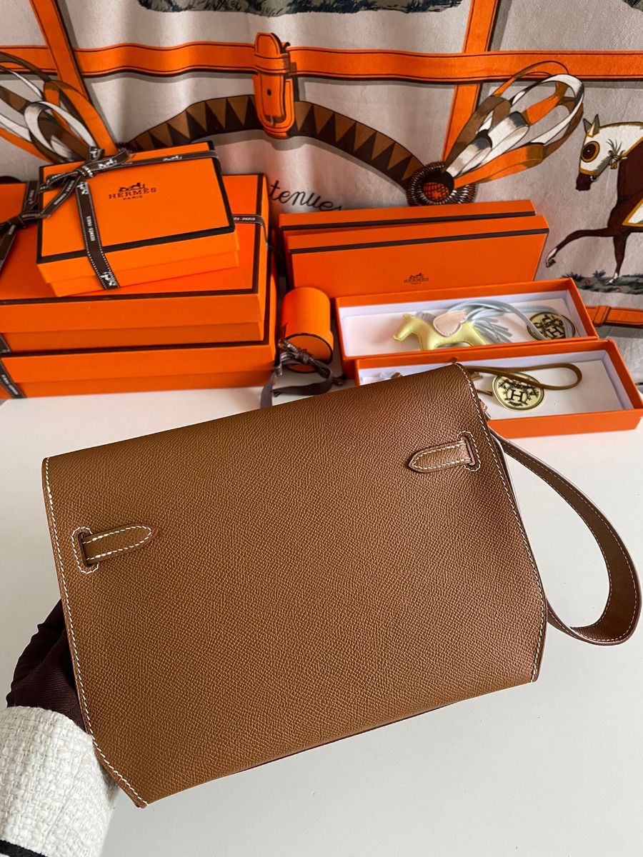 Hermes Kelly Depeches 25 Pouch in Gold Epsom Calfskin - Image 3