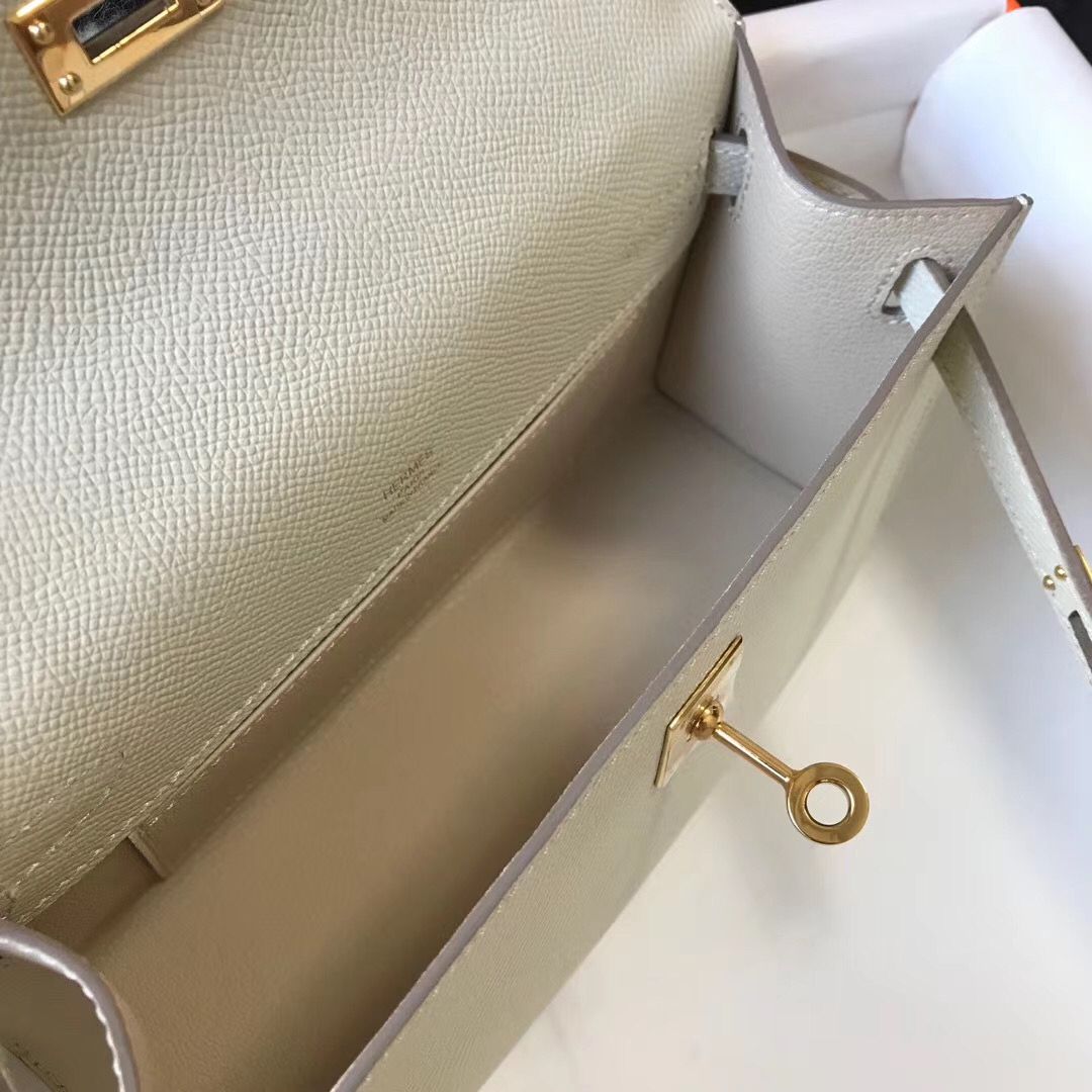 Hermes Kelly Pochette Bag In White Epsom Leather - Image 9