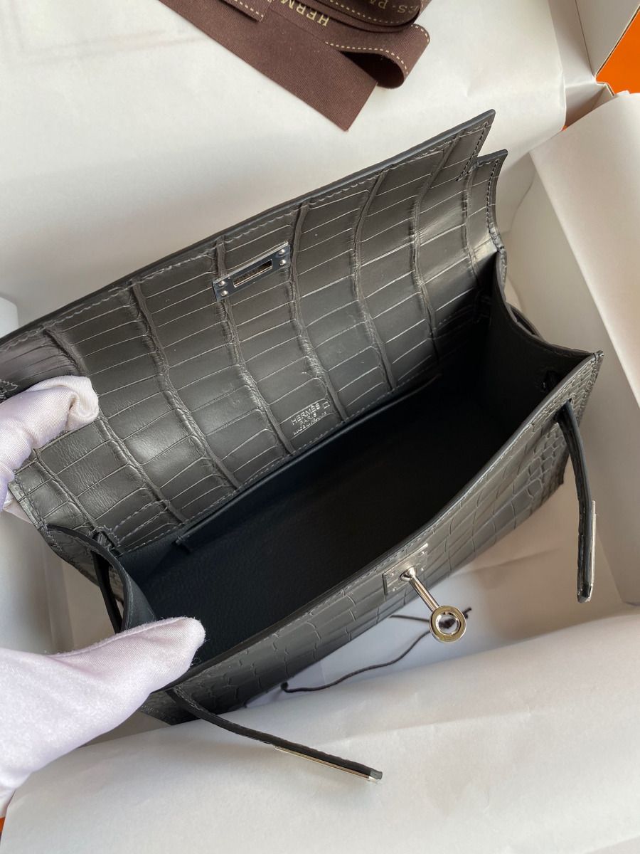 Hermes Kelly Pochette Handmade Bag In Graphite Matte Alligator Leather - Image 8