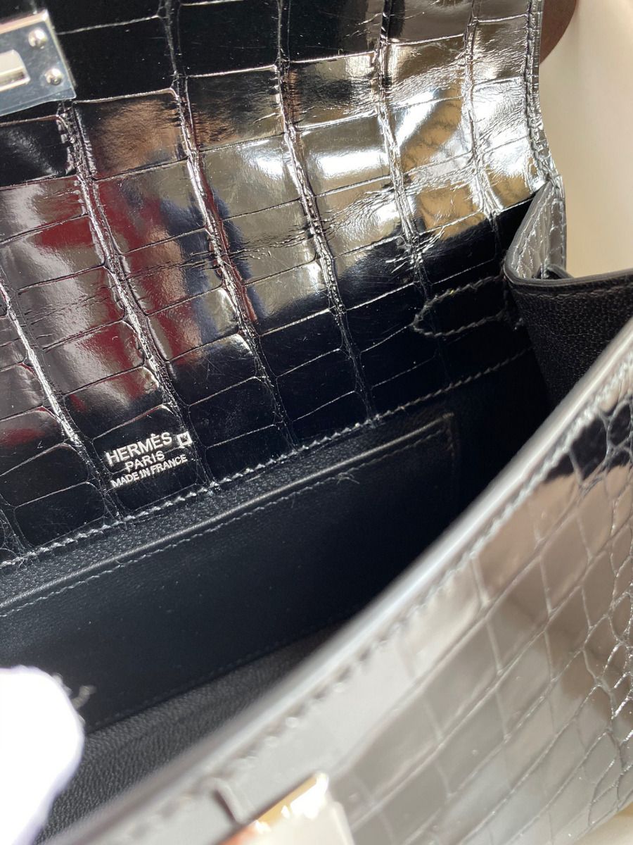 Hermes Kelly Pochette Handmade Bag In Black Shiny Alligator Leather - Image 9