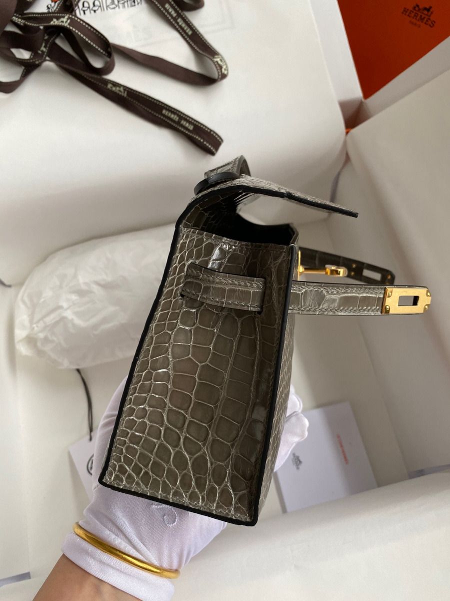 Hermes Kelly Pochette Handmade Bag In Taupe Shiny Alligator Leather - Image 8