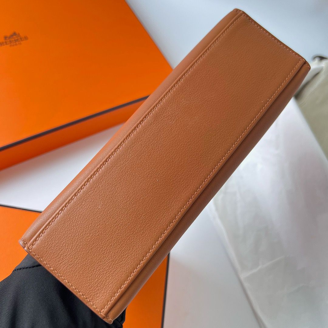 Hermes HSS Kelly Pochette Bicolor Bag in Gold and Craie Swift Calfskin - Image 7