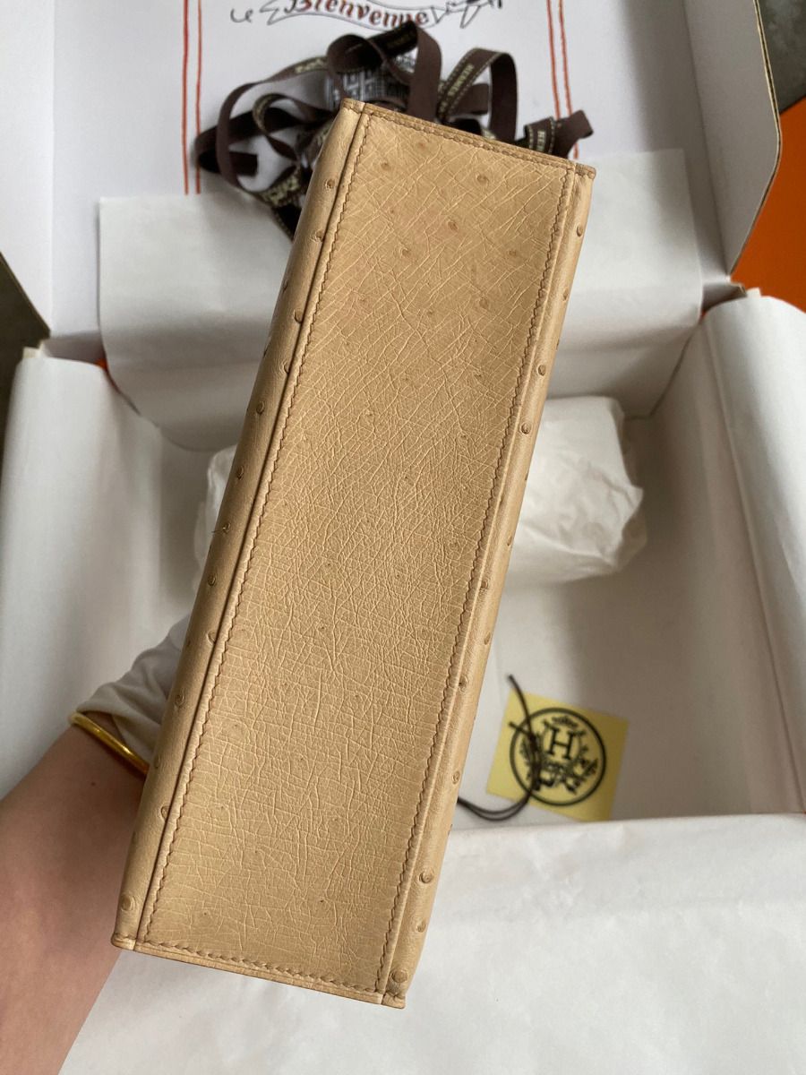 Hermes Kelly Pochette Handmade Bag In Chai Ostrich Leather - Image 4