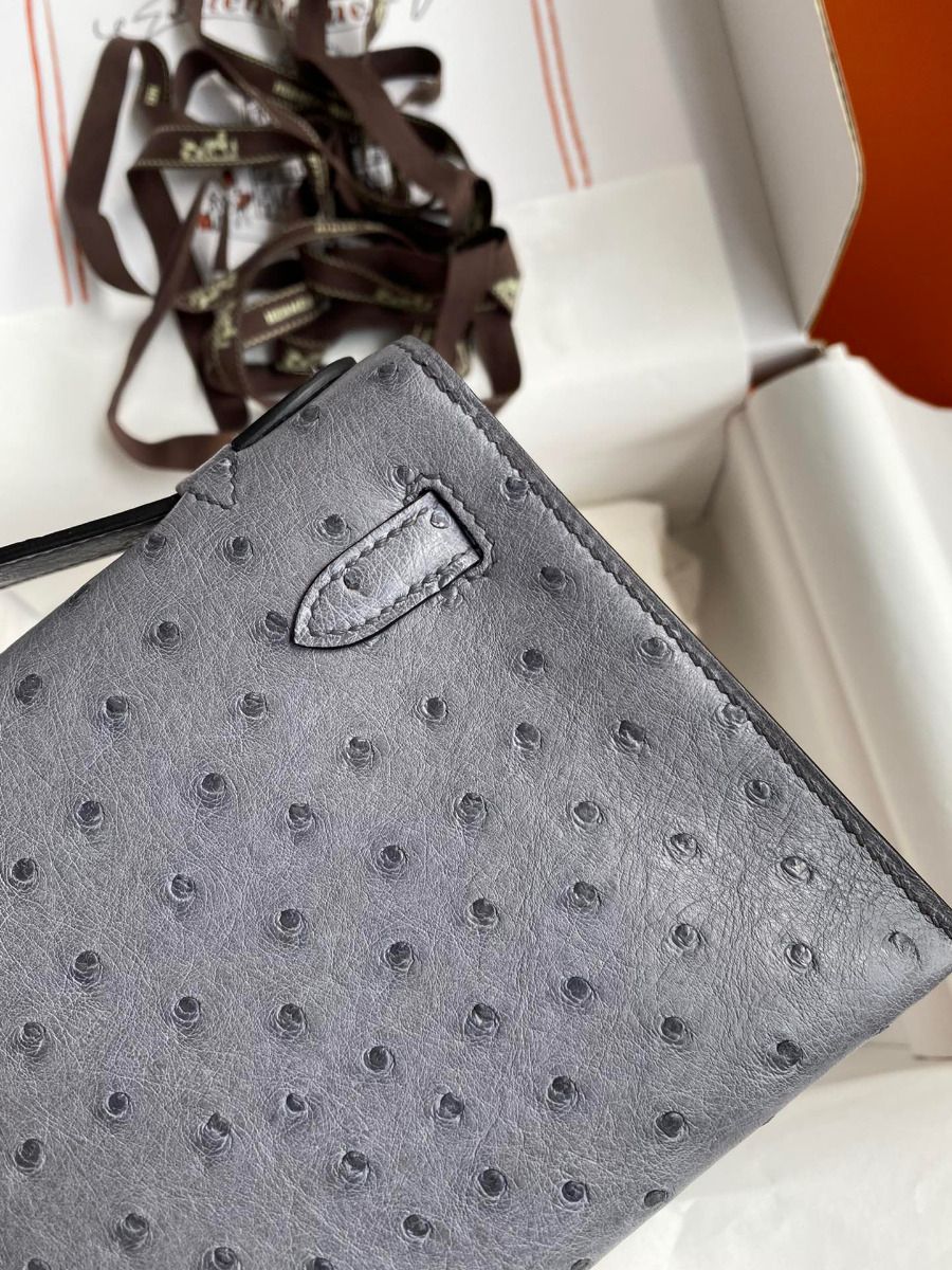 Hermes Kelly Pochette Handmade Bag In Gris Agate Ostrich Leather - Image 6