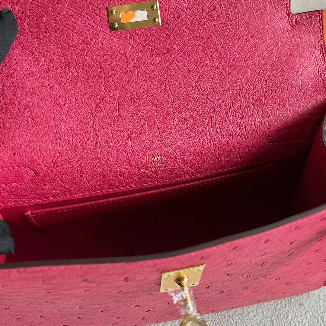 Hermes Kelly Pochette Handmade Bag in Rose Tyrien Ostrich Leather - Image 8