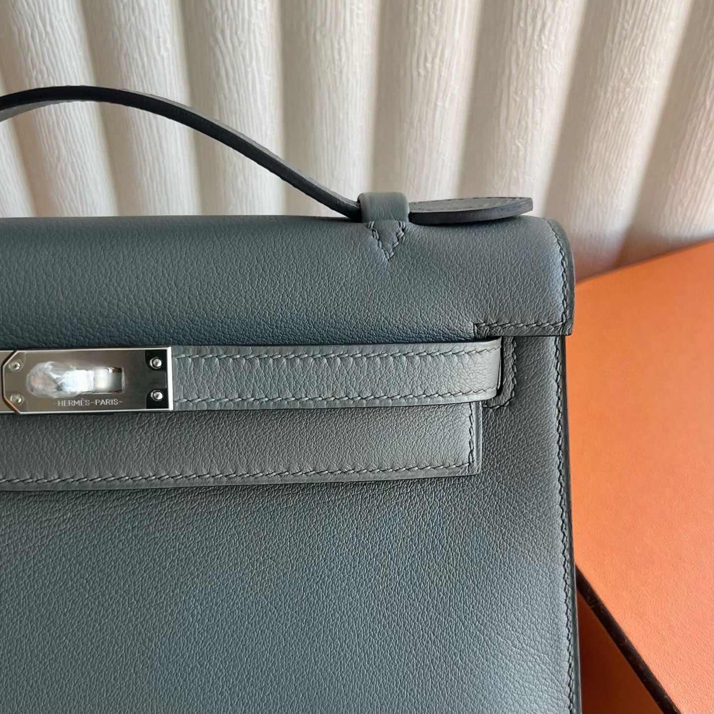 Hermes Kelly Pochette Handmade Bag in Gris Meyer Swift Calfskin - Image 3
