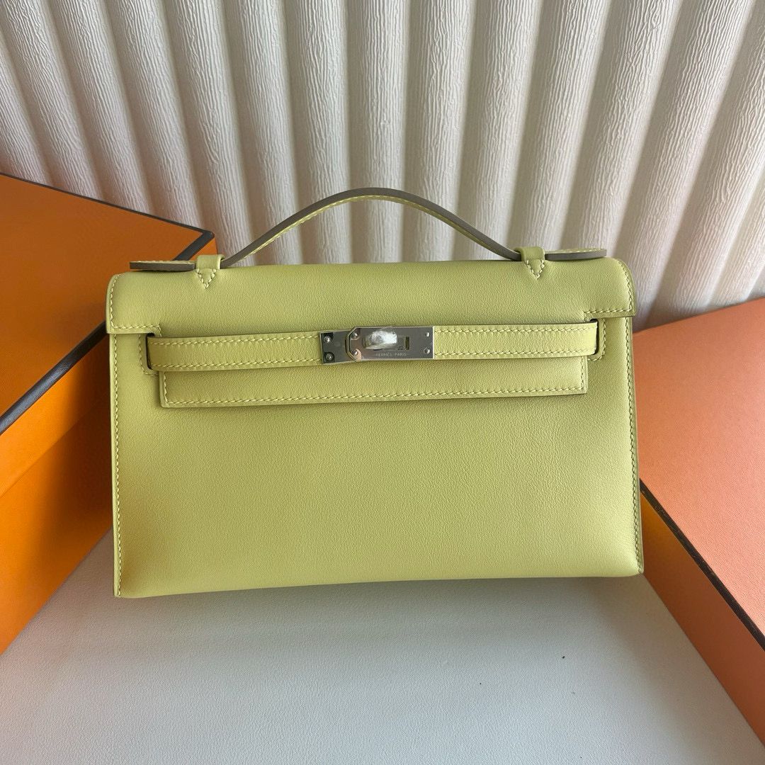 Hermes Kelly Pochette Handmade Bag in Jaune Poussin Swift Calfskin - Image 3