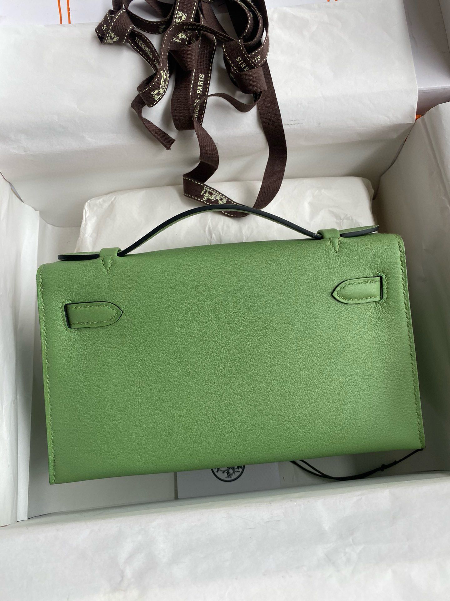 Hermes Kelly Pochette Handmade Bag in Vert Criquet Swift Calfskin - Image 3