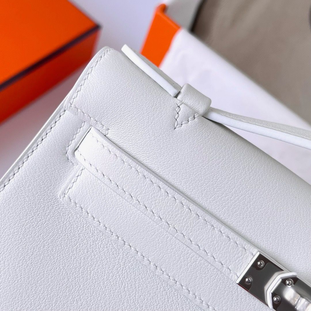Hermes Kelly Pochette Handmade Bag In White Swift Calfskin - Image 10