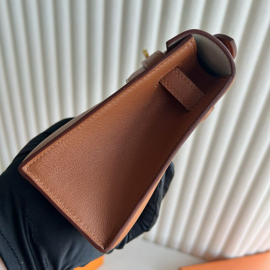 Hermes Kelly Pochette Verso Handmade Bag in Gold Swift Calfskin - Image 6