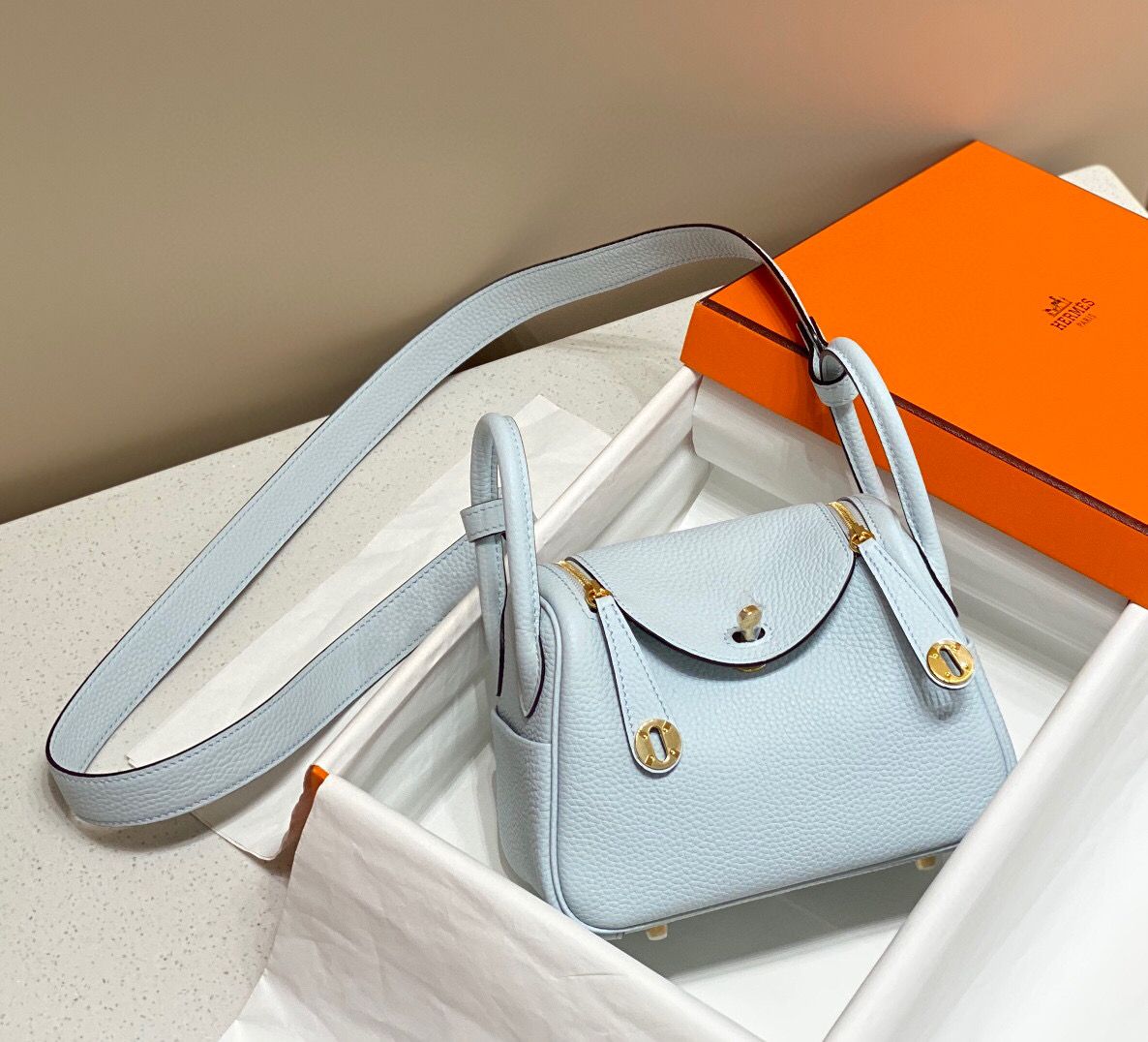 Hermes Lindy Mini Bag In Blue Brume Clemence Leather GHW - Image 3