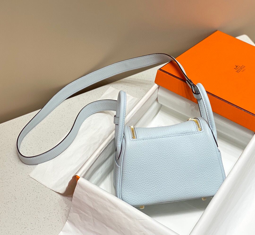 Hermes Lindy Mini Bag In Blue Brume Clemence Leather GHW - Image 4