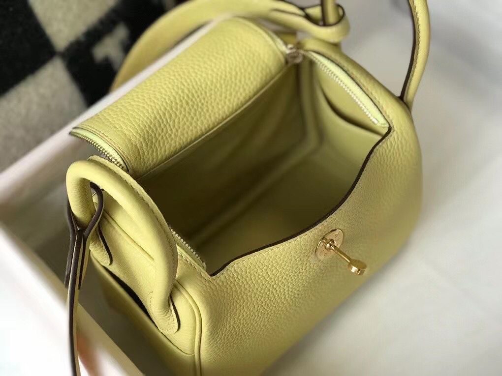 Hermes Lindy Mini Bag In Jaune Poussin Clemence Leather GHW - Image 9