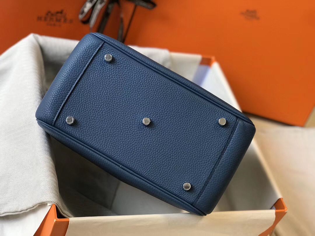 Hermes Lindy 26cm Bag In Blue Agate Clemence Leather PHW - Image 5