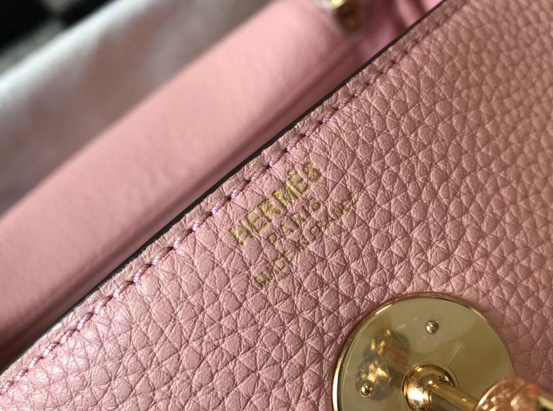 Hermes Lindy 30cm Bag In Pink Clemence Leather GHW - Image 8