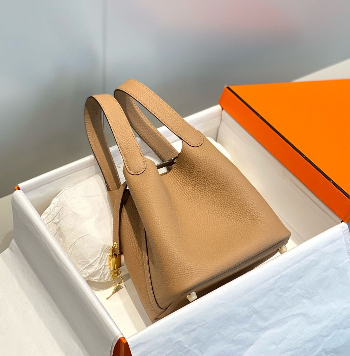 Hermes Picotin Lock 18 Bag In Chai Clemence Leather - Image 4