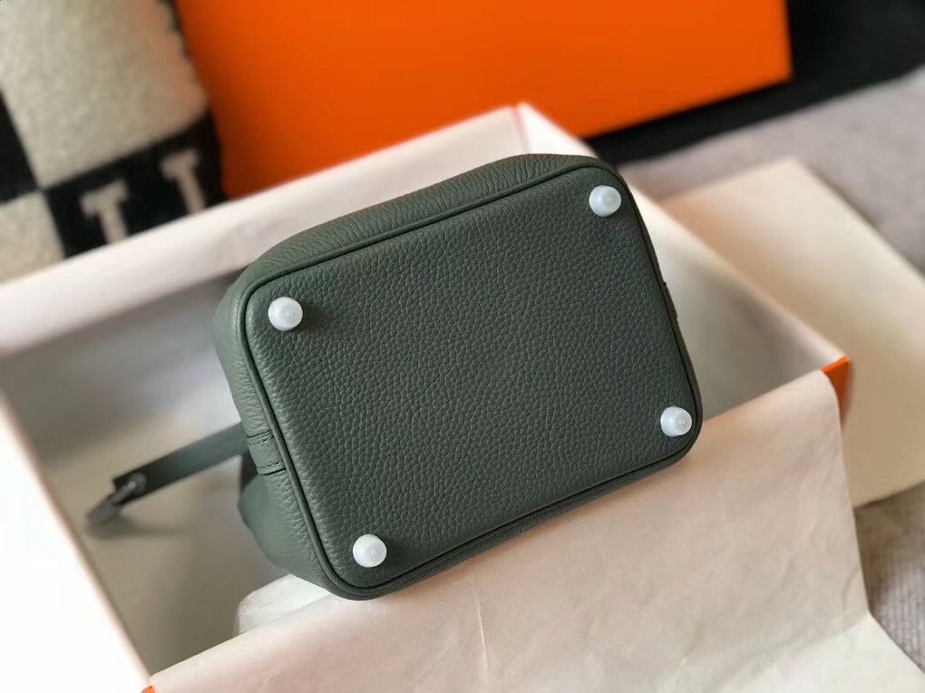 Hermes Picotin Lock 18 Bag In Vert Amande Clemence Leather - Image 4