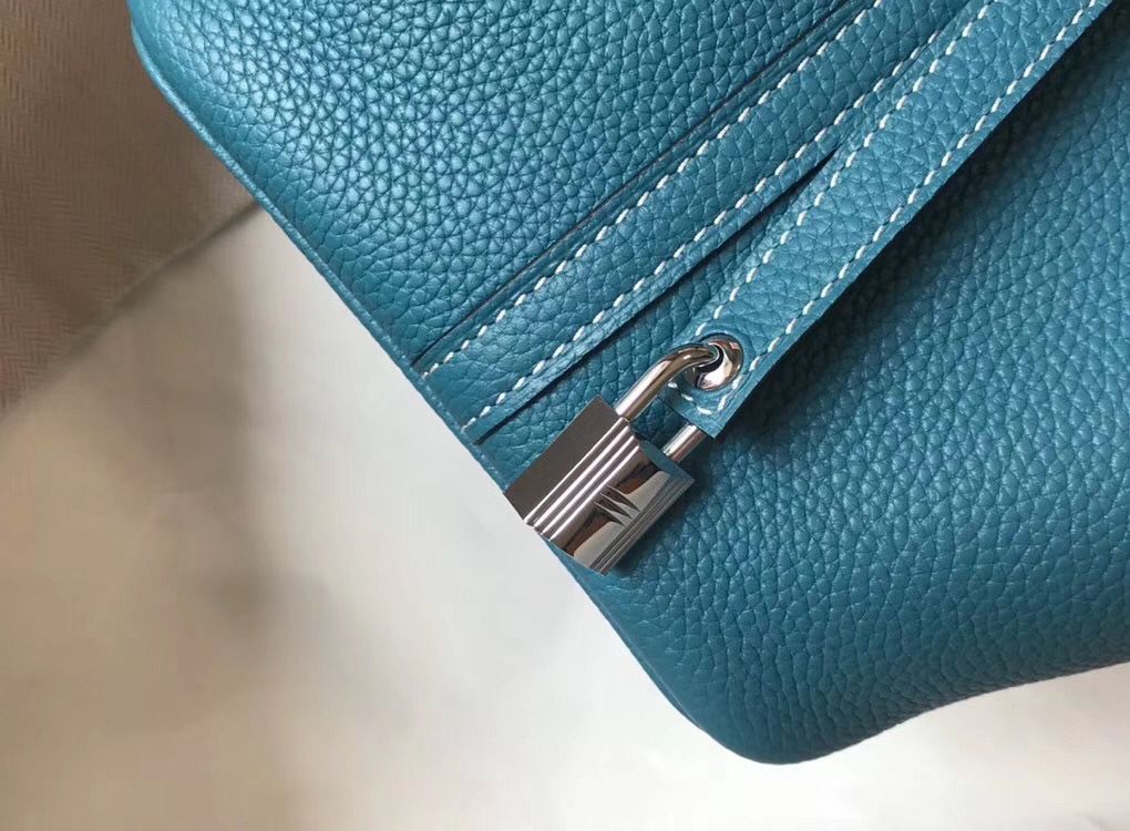 Hermes Picotin Lock 22 Bag In Blue Jean Clemence Leather - Image 6