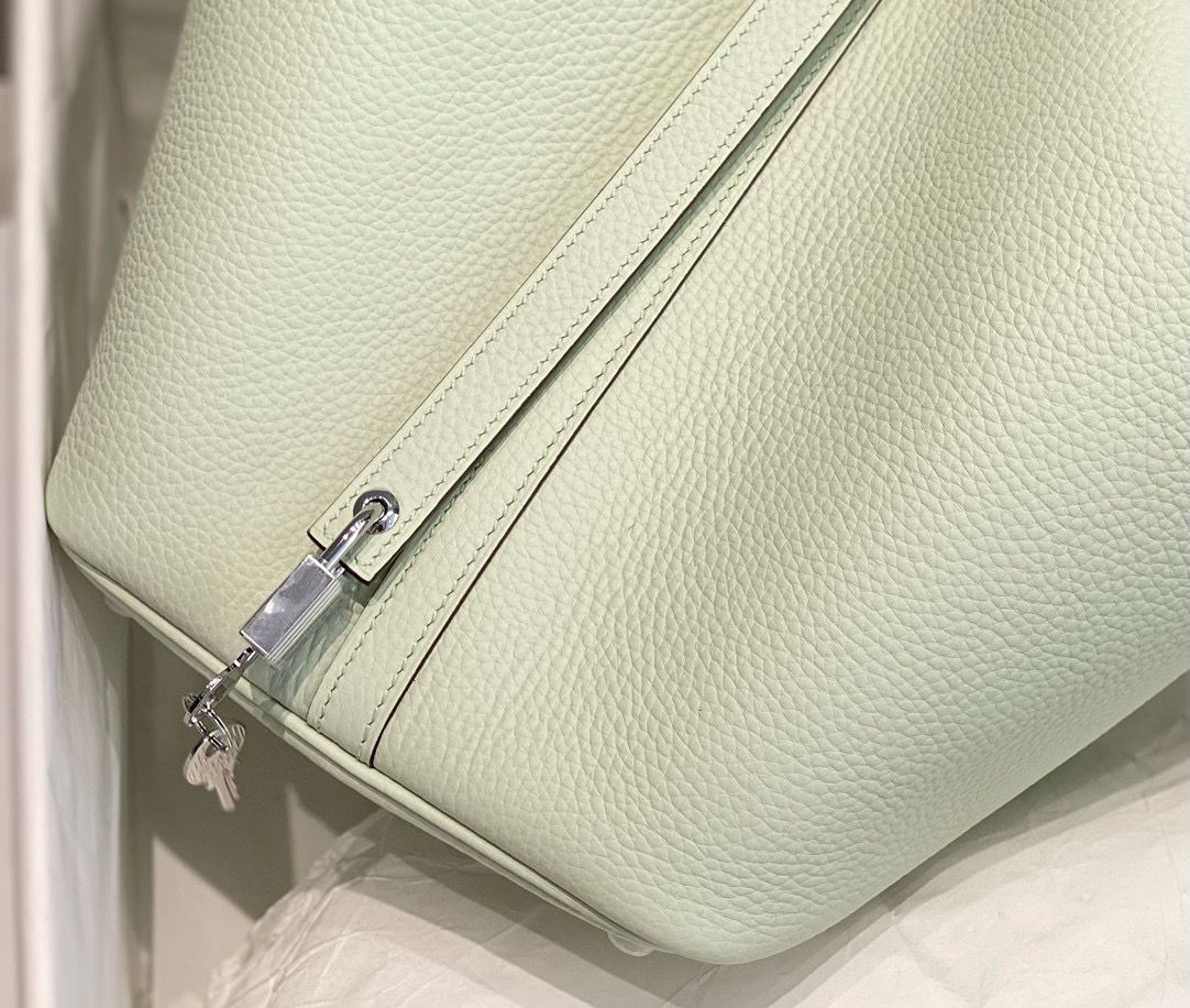 Hermes Picotin Lock 22 Bag In Vert Fizz Clemence Leather - Image 7