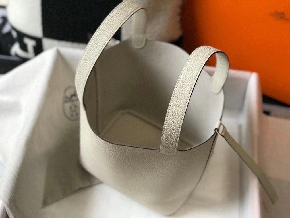 Hermes Picotin Lock 22 Bag In Beton Clemence Leather - Image 9