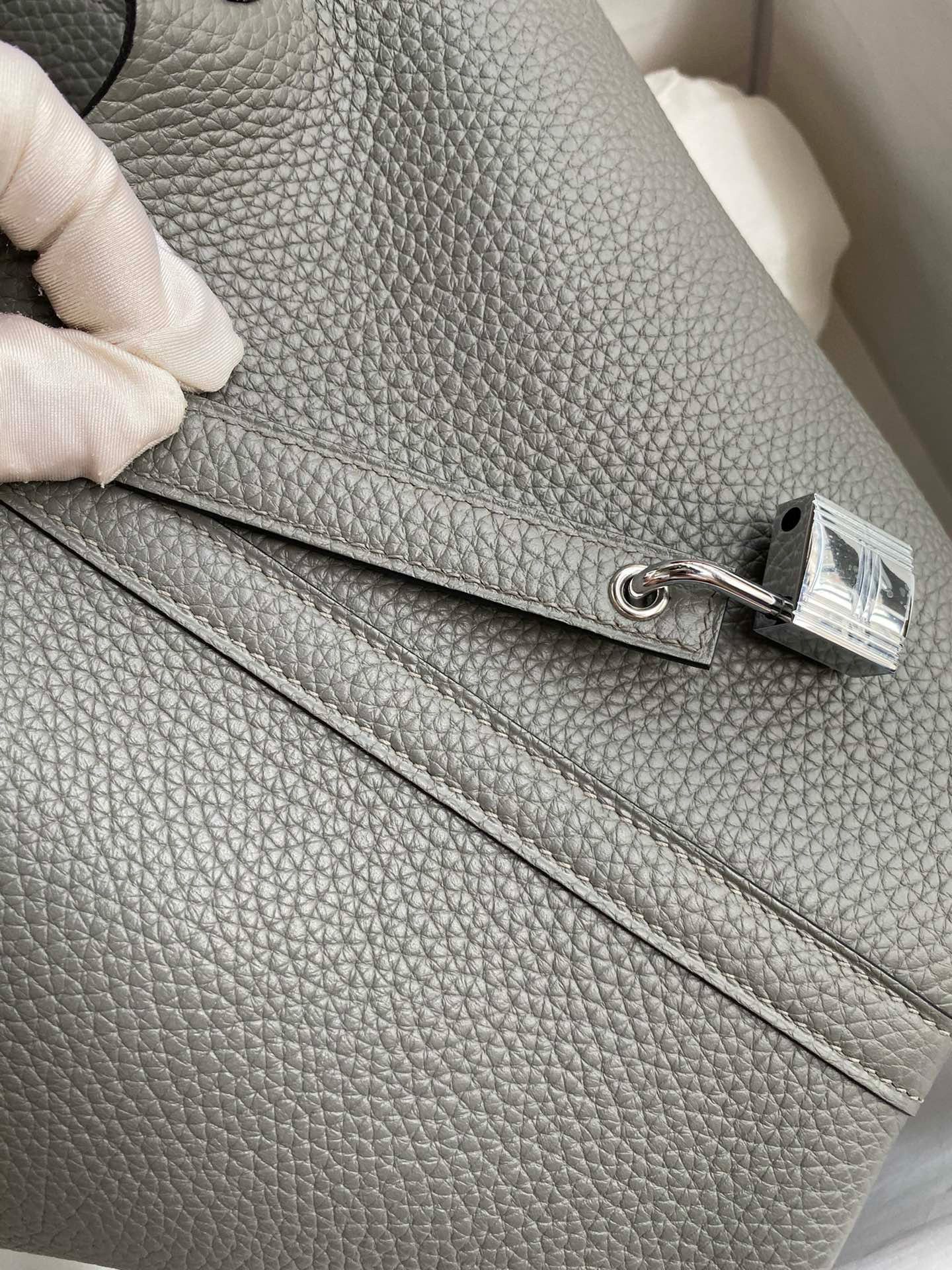 Hermes Picotin Lock 18 Handmade Bag in Gris Meyer Clemence Leather - Image 4