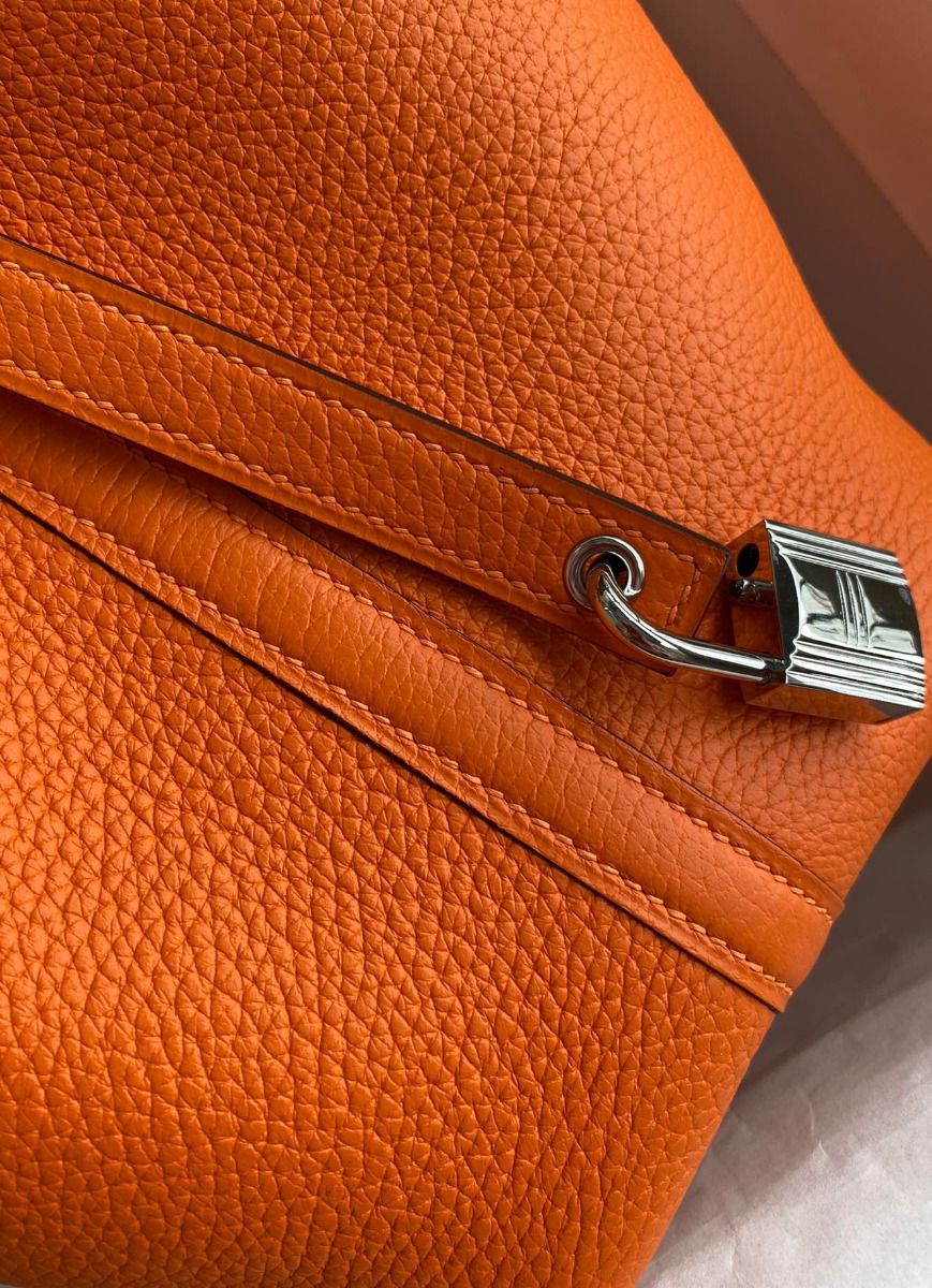 Hermes Picotin Lock 18 Handmade Bag in Orange Clemence Leather - Image 4