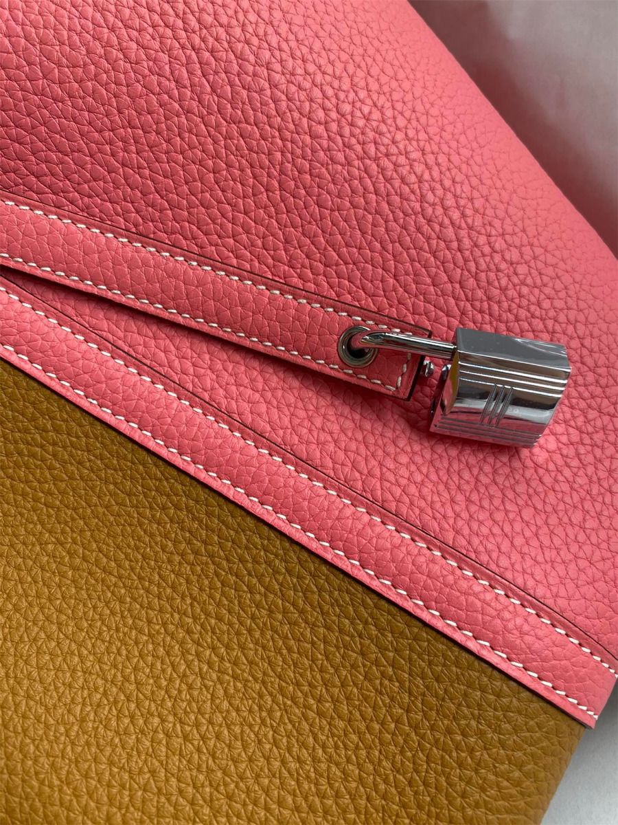 Hermes Picotin Lock 22 Bicolor Handmade Bag in Sesame and Rose Azalee Clemence Leather - Image 4