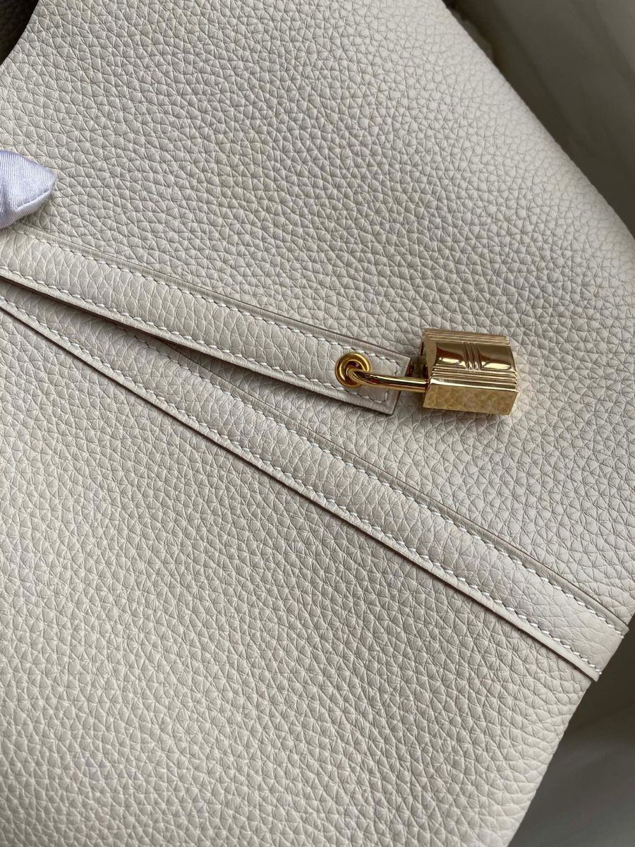 Hermes Picotin Lock 22 Handmade Bag in Craie Clemence Leather - Image 3