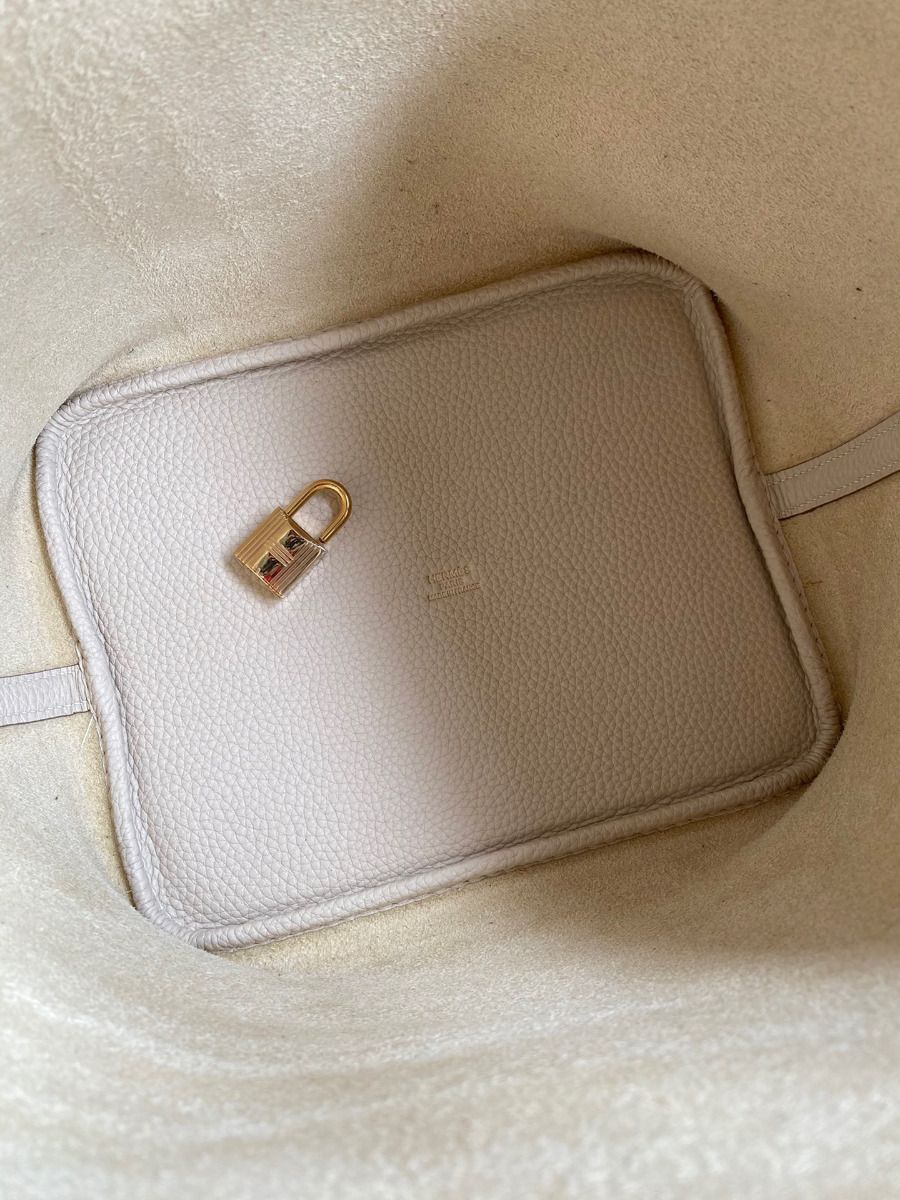 Hermes Picotin Lock 22 Handmade Bag in Craie Clemence Leather - Image 6