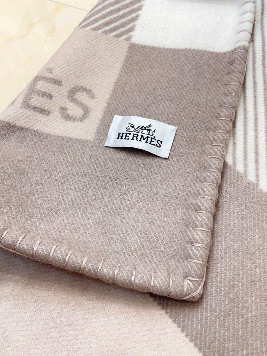 Hermes H Riviera Blanket in Beige Wool and Cashmere - Image 5