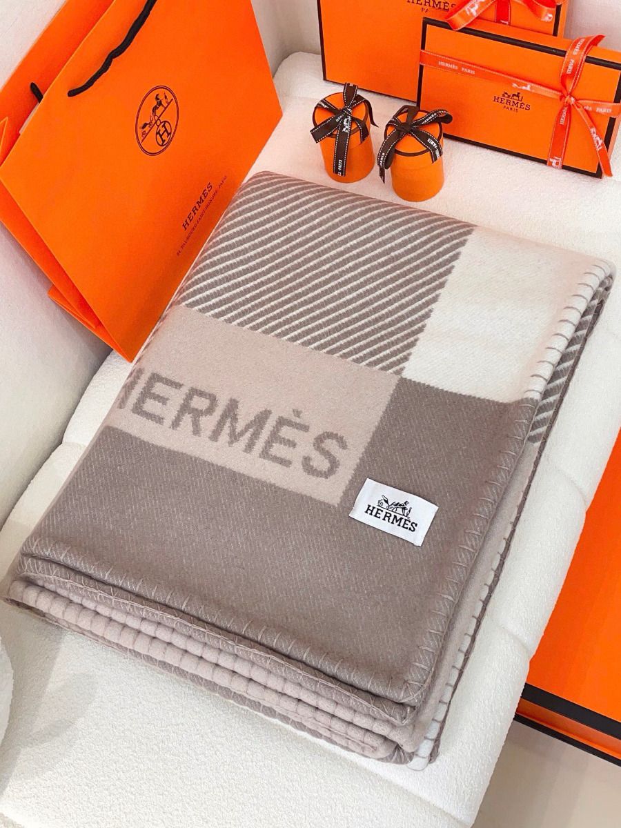 Hermes H Riviera Blanket in Beige Wool and Cashmere - Image 8