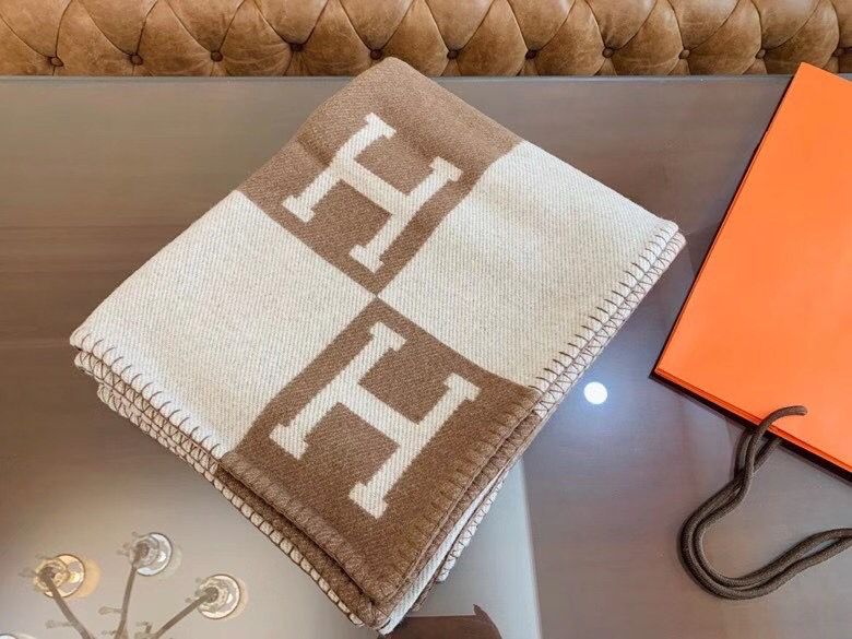 Hermes Camel Avalon Throw Blanket - Image 3