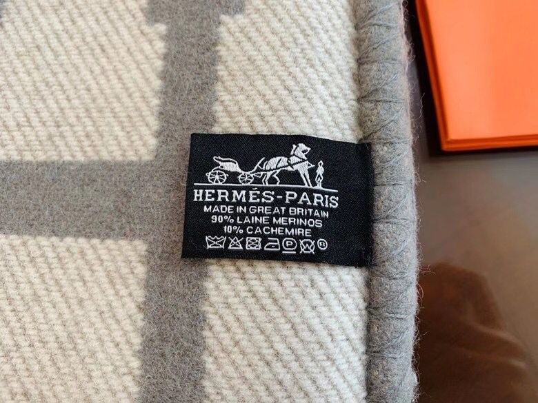 Hermes Grey Avalon Throw Blanket - Image 5