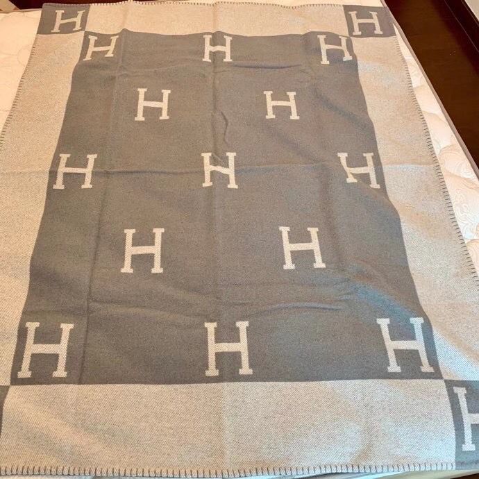 Hermes Grey Avalon Throw Blanket - Image 9