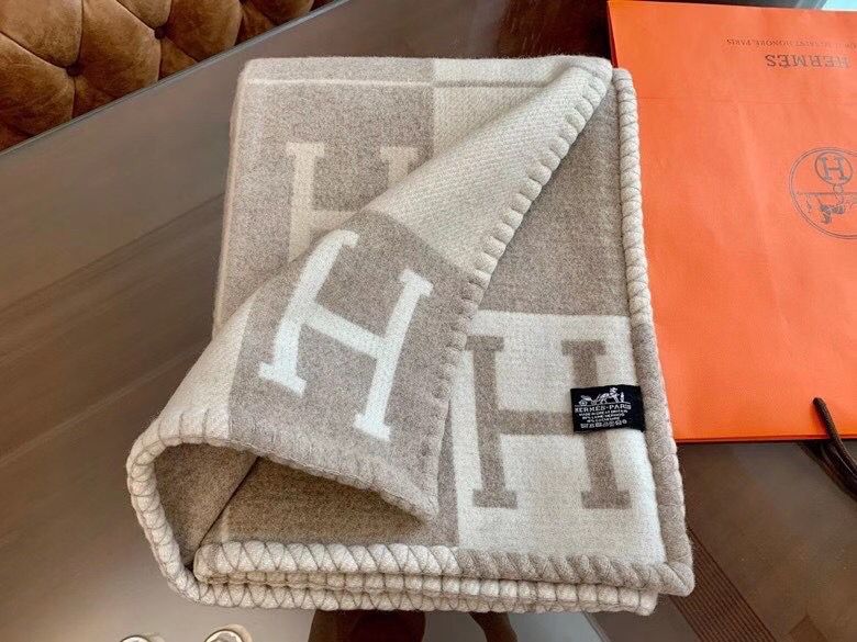 Hermes Beige Avalon III Throw Blanket - Image 4