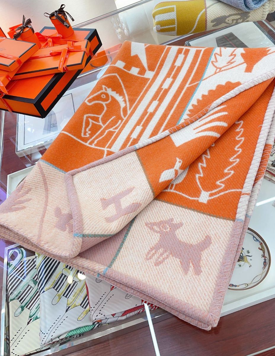Hermes Avalon Epopee Blanket in Mandarine Wool and Cashmere - Image 7