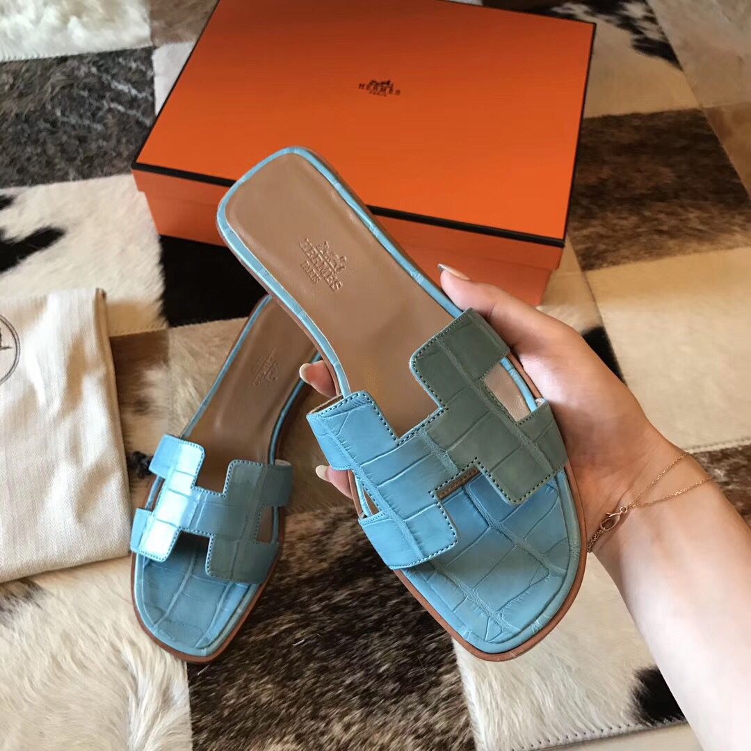 Hermes Oran Sandals In Celeste Shiny Niloticus Crocodile - Image 6