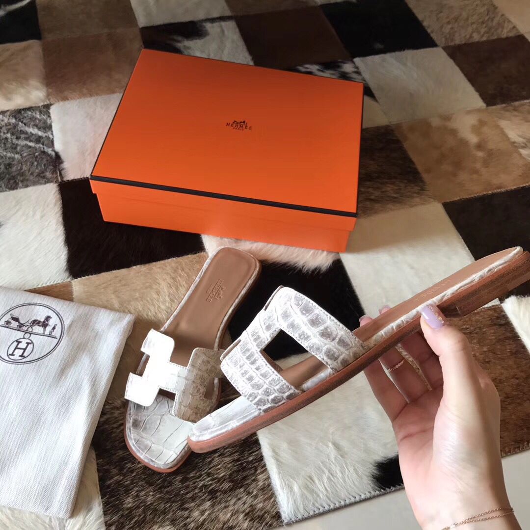 Hermes Oran Sandals In Himalaya Matt Niloticus Crocodile - Image 5