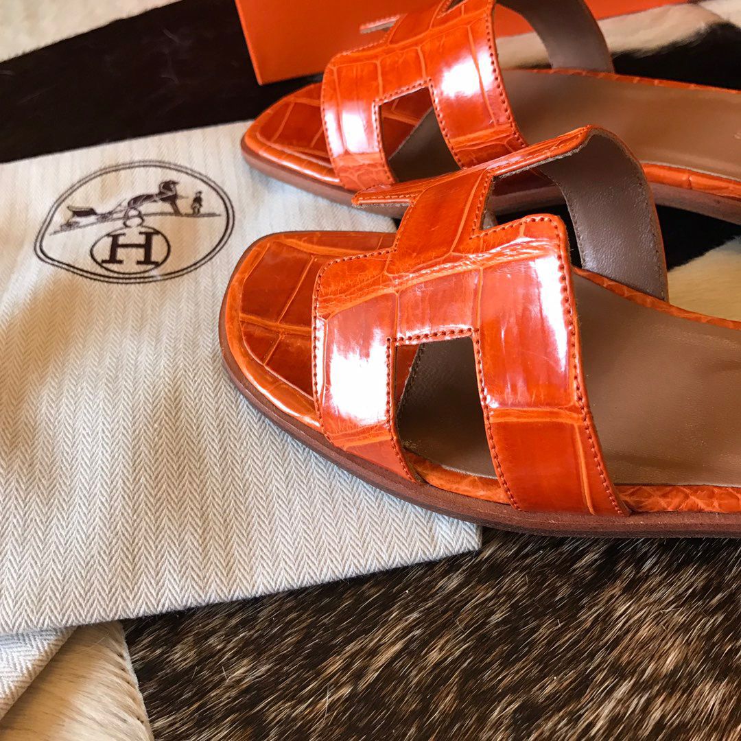Hermes Oran Slide Sandals In Orange Shiny Niloticus Crocodile Skin - Image 6
