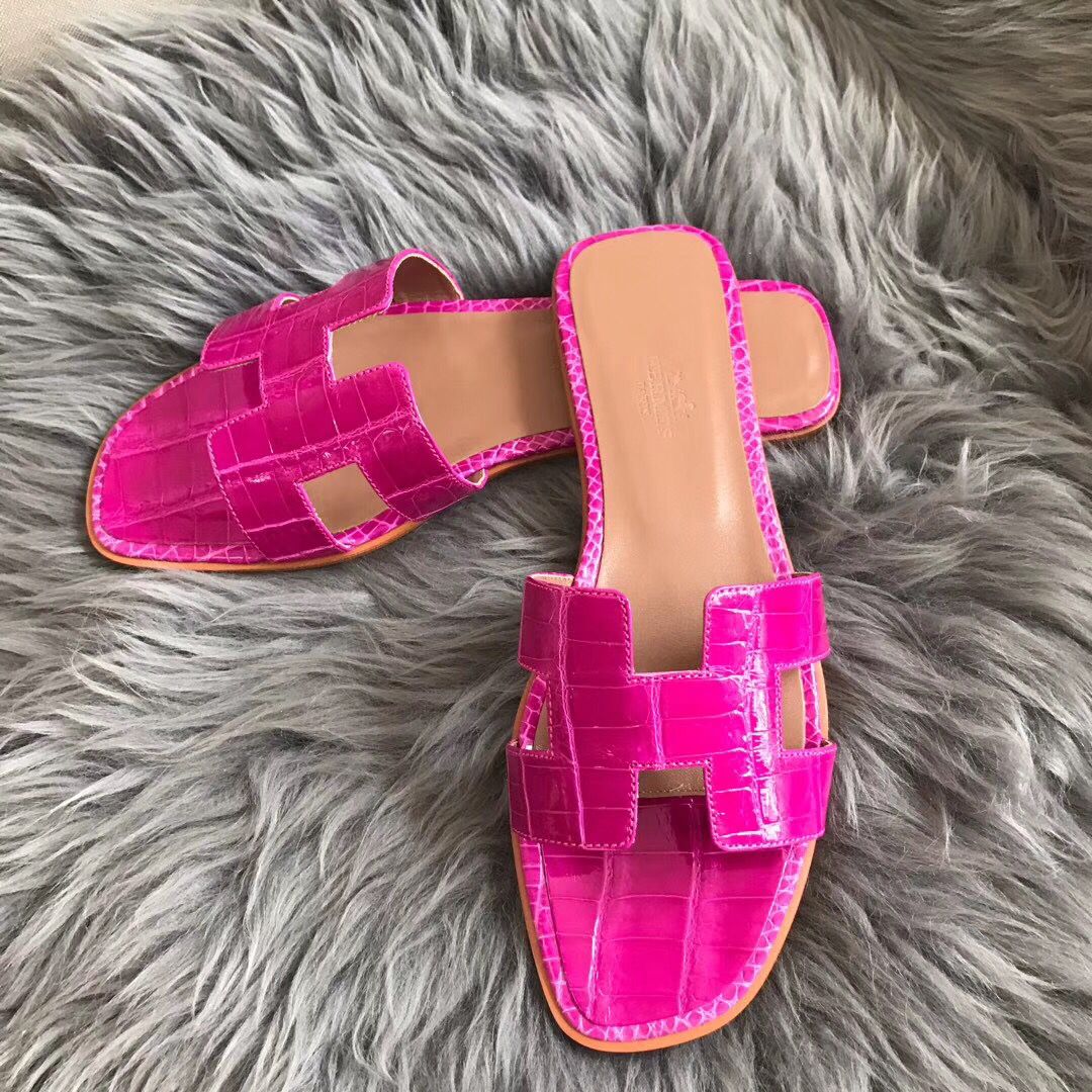 Hermes Oran Sandals In Rose Shiny Niloticus Crocodile - Image 4